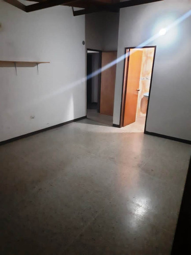 Oportunidad Venta Casa En La Urb. La Castellana, San Joaquín
