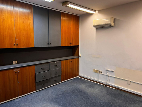 Ciudad Vieja Misiones Y Rincon, Cerca Del Puerto De Montevideo, Gran Oficina En Venta O Alquiler
