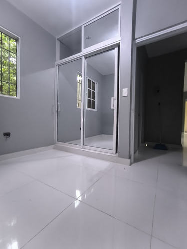 Apartamento De 2 Habitaciones Un Baño Sala Cocina Comedor
