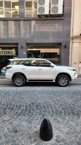 Imagen 11 de 16 de Toyota Sw4 Srx 7a At 2022 0km