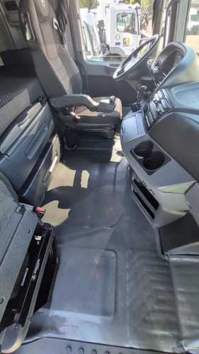 Imagem 12 de 15 de Mb Actros 2546 6x2 Ano 2017 Mega Space
