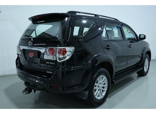 Toyota Hilux SW4 3.0 SRV 4X4 7 LUGARES 16V TURBO INTERCOOLER DIESEL 4P AUTOMÁTICO