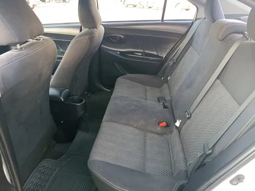 Toyota Yaris 1.5 Core Sedan Mt
