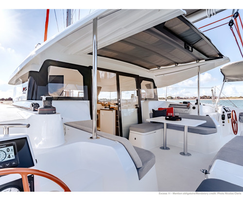 Catamaran Excess 11