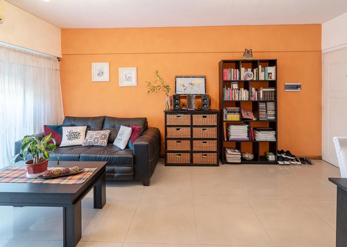 Venta Departamento Dos Ambientes En Florees Con Cochera