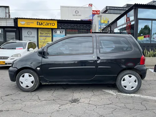 Renault Twingo Authentique 1.2cc MT