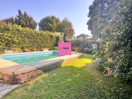 Encantadora Casa Con Pileta Moreno Centro Permuto