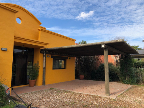 Alquiler Casa En Barrio Privado Campos De Esther / Pueblo Esther