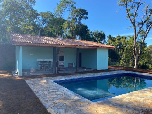 Bela Chácara Área De 3.000 M², Duas Casas 06 Dormitórios !!