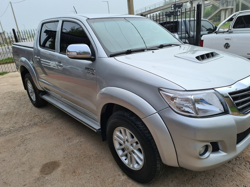 Toyota Hilux 3.0 Cd Srv Cuero 4x4 5at - A4 2015