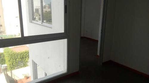 Imagen 3 de 10 de Dos Ambientes En Alquiler En Avenida Nazca Y Jb Justo