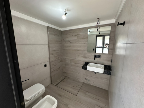 Aivi I - Parque Leloir : Duplex 3 Ambientes + Jardin