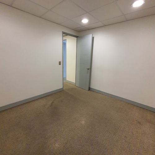 Gran Ubicación / Costanera Center / 3 P - 1 B - 1 Est.