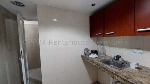 Local En Alquiler Los Chaguaramos Mls 24-20494