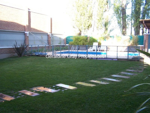 Venta Casa 4 Dormitorios Cipolletti Con Cochera