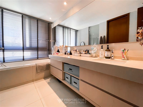 Departamento En Venta De 3 Dorm. En Vitacura