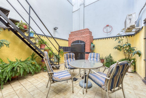 Venta Casa 5 Dormitorios En Boedo Cochera Patio