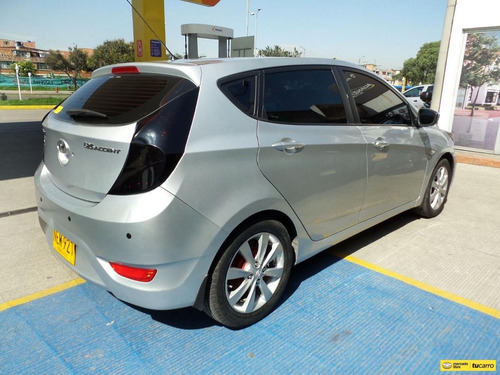Imagen 7 de 15 de Hyundai I25 Accent Gl