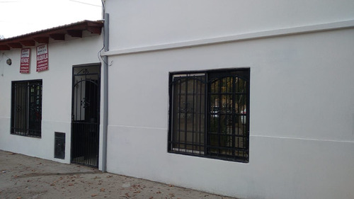 Casa En Venta En Plottier Dos Dormitorios