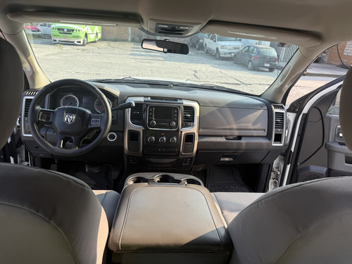 Dodge Ram 2500 5.7 Pickup Crew Cab Slt 4x2 Mt