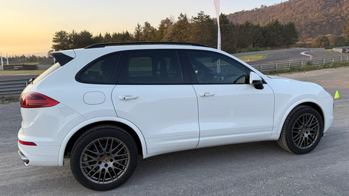 Porsche Cayenne PLATINUM EDITION
