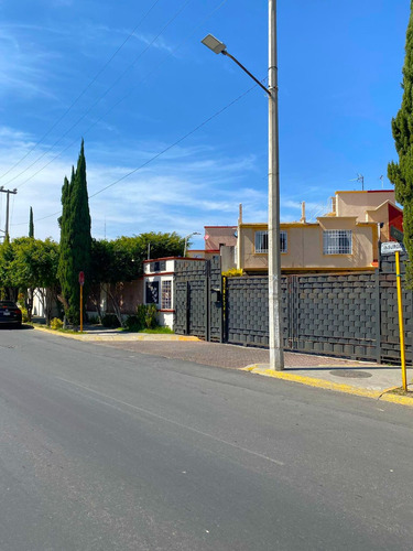 Casa Con Acabados De Madera En Venta En La Mejor Zona De Ecatepec