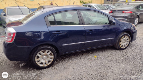 Nissan Sentra 2.0 Custom 6vel Mt