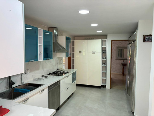 Alquiler De Apartamento Remodelado En Lomas De La Alameda