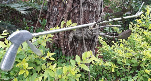 Pinção Dobrável Para Captura De Cobras E Serpentes - 127 Cm