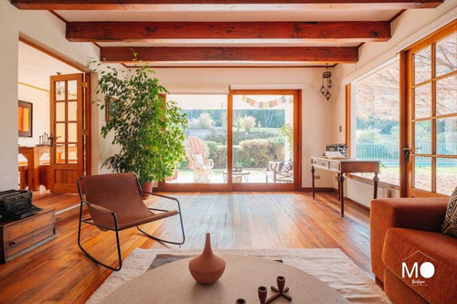 Gran Casa Familiar En La Falda Del Cerro Pochoco!!!
