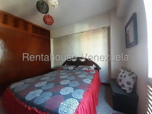 Maribel Morillo Asesor Inmobiliario De Rentahouse Vende Conservado Y Comodo Apartamento; De 95m2 Con 3 Hab. Y 2 Baños; Conjunto Privado Con Vigilancia; Condominio Arcas De Norte; Este De Barquisimeto