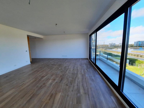Imagen 10 de 30 de Alquiler Departamento 4 Ambientes Con Dependencia Al Rio En Barrio Puerto Escondido Nordelta