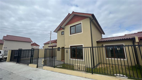 Casa En Venta De 3 Dorm. En Talcahuano