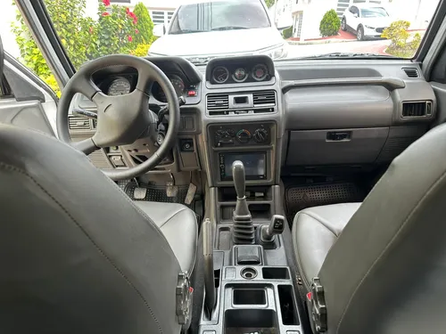Mitsubishi Montero Hardtop 2010