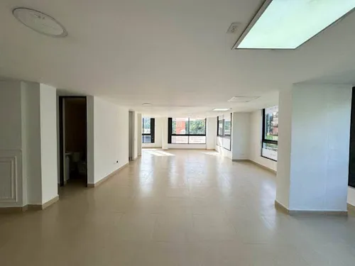 Oficinas En Arriendo Laureles 643-7057