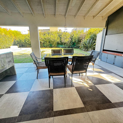 Casa En Venta En Barrio Cerrado Weston,moreno