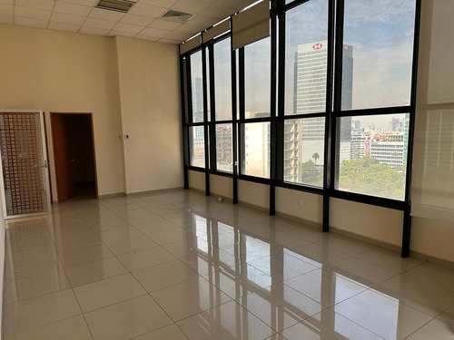 Juárez, 2000m2 Totalmente Acondicionado, Privados, Salas De Juntas, Amplias Áreas Abiertas De Trabajo, Baños, Excelente Ubicación