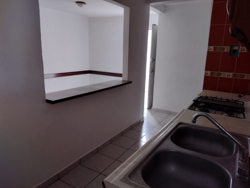 Imagen 6 de 14 de Casa En Colonia Snte Calle Cerrada Con Vigilancia