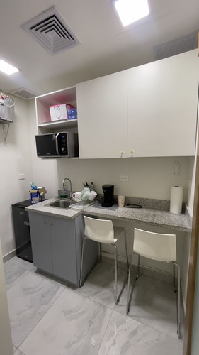 Local De Consultorio Médico, Alquiler O Venta Torre Kp