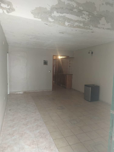 Imagen 14 de 14 de Cristian Guedez 04244576698 / Lomas De La Esmeralda