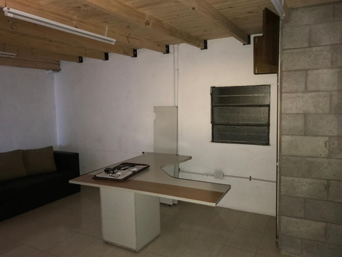 Imagen 3 de 9 de Venta - Galpon 120m2 - Moreno
