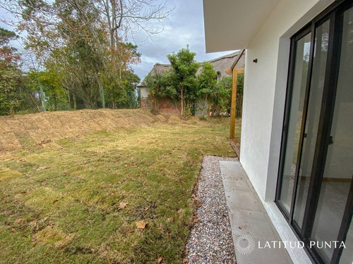 Casa En Pinares- Ref: 1425