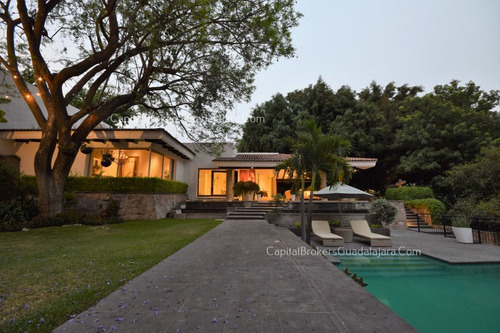 Casa En Colinas De San Javier De Lujo Con Alberca En Venta