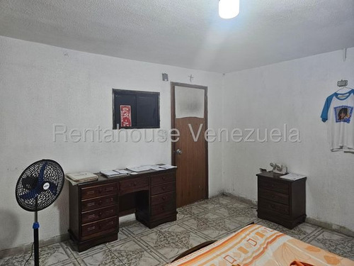 Ana Torres. Casa En Venta 25-10341 En El Conde