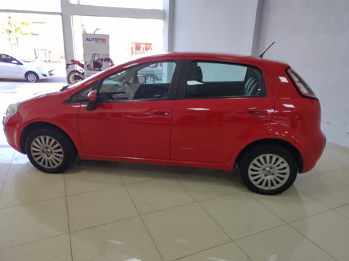 Imagen 2 de 22 de Fiat Punto 2014 1.4 Attractive Pack Top Con Gnc