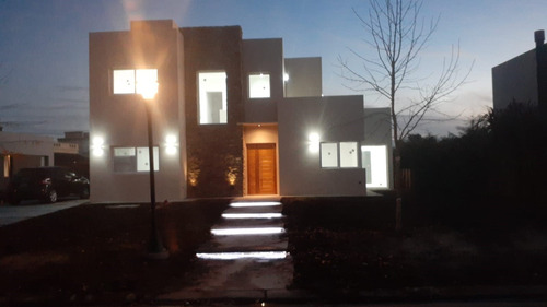 Imagen 3 de 9 de Casa En Venta En Haras Santa Maria, Escobar, G.b.a. Zona Norte