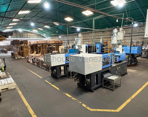 V Fondo De Comercio Con Galpón Propio En Venta En Baruta