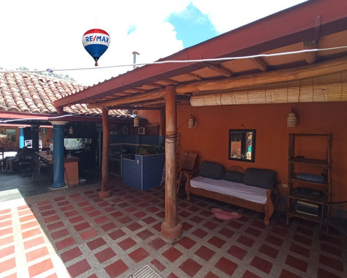 Posada Estilo Rustico En Pedro Gonzalez, Frente A La Plaza, Isla De Margarita, Estado Nueva Esparta