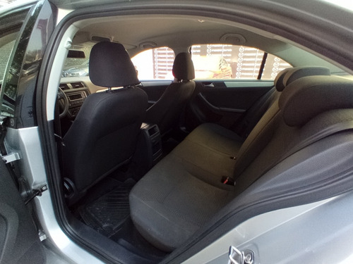Imagen 9 de 15 de Volkswagen Jetta 2015 2.5 Trendline L5 Man B A Mt