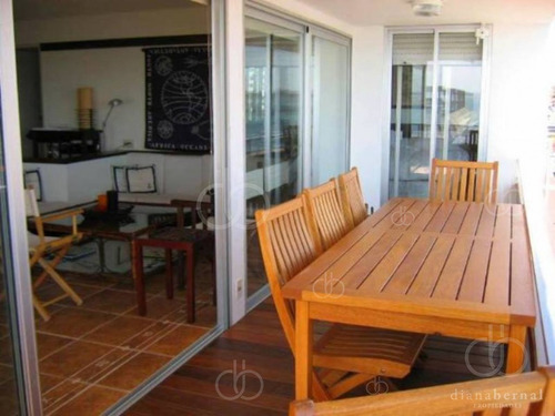 Imagen 13 de 14 de Punta Del Este, Departamento Con La Mejor Vista Al Puerto.- Ref: 2711